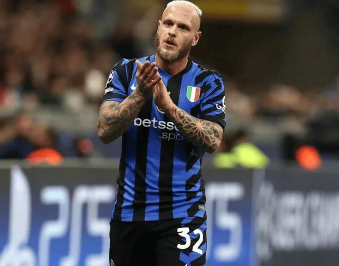 曼联考虑引进多面性左路球员，迪马尔科非首选|左后卫|费代里科·迪马尔科|俱乐部|身价|左边锋_新浪体育_新浪新闻